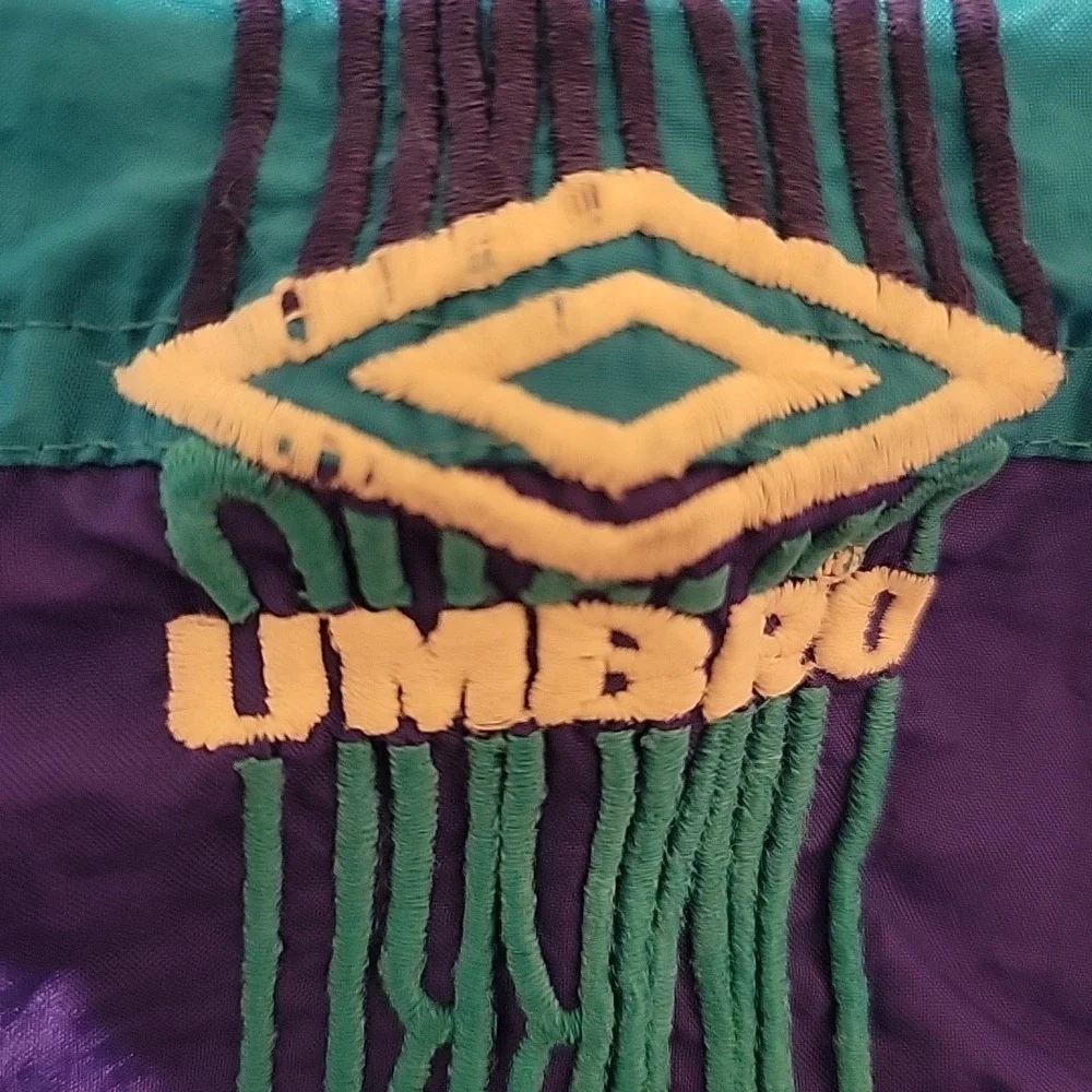 Umbro Shorts Mens Large Blue USA Nylon Made Athletic Gym Soccer Embroidery‎ VGT